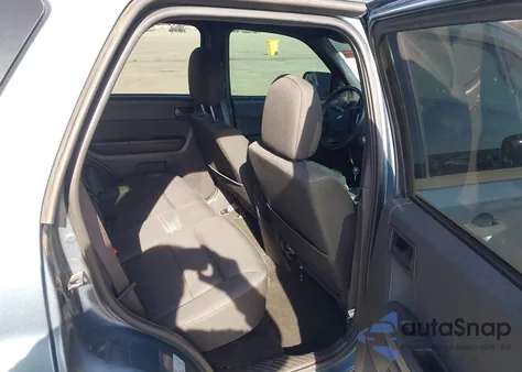 2011 Ford Escape Xlt из США, поврежденный, VIN 1FMCU9DGXBKC16986